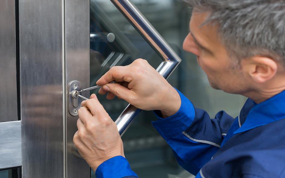 professionnels du métier serrurier prix Allauch